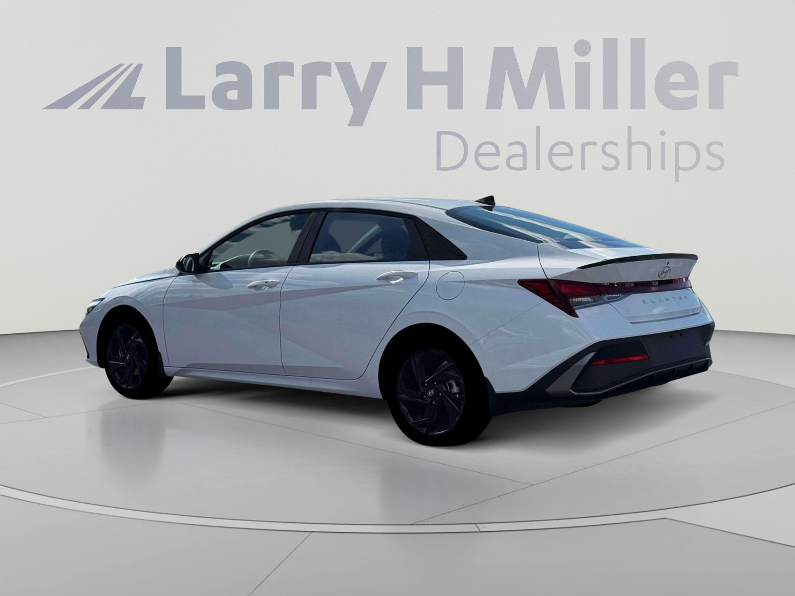 New 2026 Hyundai Elantra SEL Sport FWD image 4