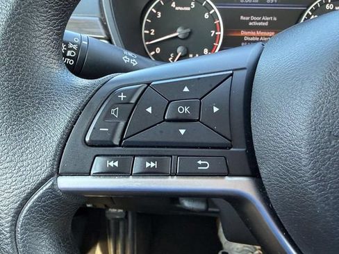 Used 2024 Nissan Altima 2.5 SV FWD image 25