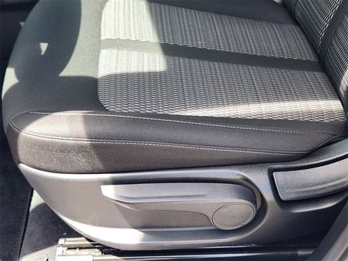 New 2025 Kia Sorento LX image 16