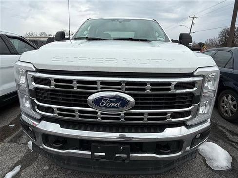 Used 2025 Ford F250 XLT image 3