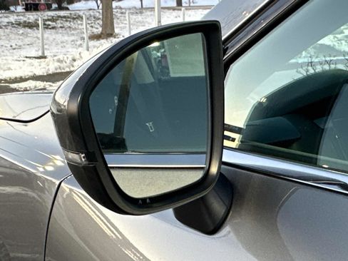 New 2025 Nissan Pathfinder SV w/ SV Premium Package image 12