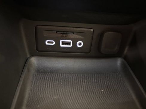 Used 2024 GMC Terrain SLT w/ Infotainment Package II AWD/4WD image 28