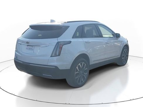 Used 2023 Cadillac XT5 Sportv w/ Technology Package AWD/4WD image 4