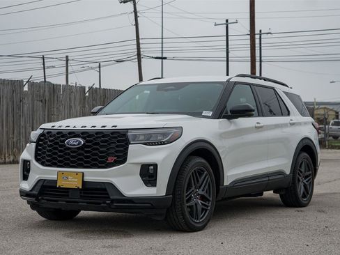 Used 2025 Ford Explorer ST RWD image 8