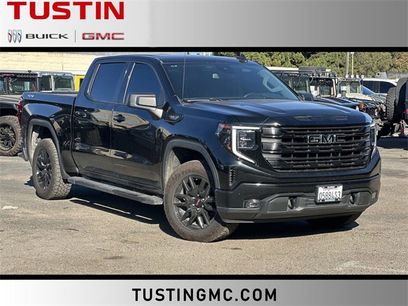 Used 2022 GMC Sierra 1500 Elevation w/ LPO, Elevation Black Package