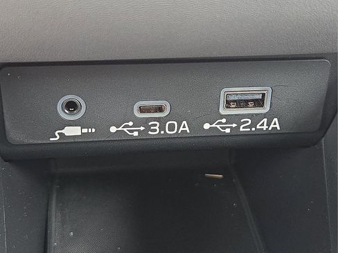 Used 2025 Subaru Outback Premium image 18