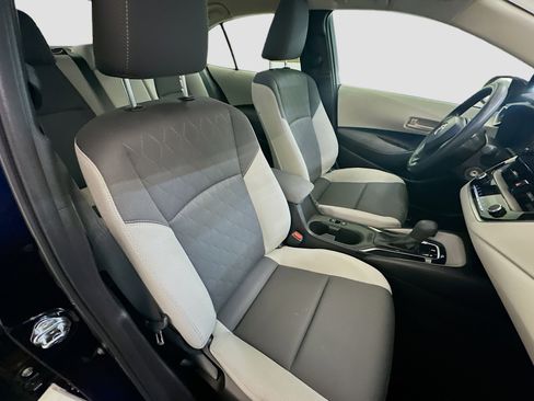 Used 2025 Toyota Corolla LE FWD image 32