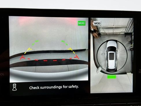 Used 2023 Nissan Pathfinder SL image 16