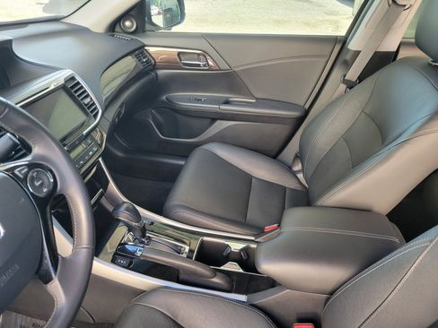 Used 2016 Honda Accord EX-L image 10