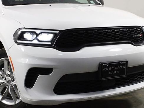Used 2024 Dodge Durango GT image 40