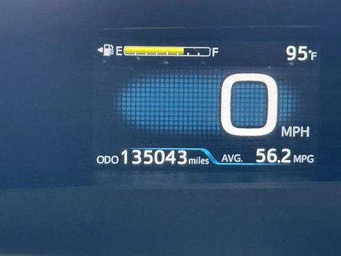 Used 2017 Toyota Prius Two w/ Preferred Accessory Package FWD image 17