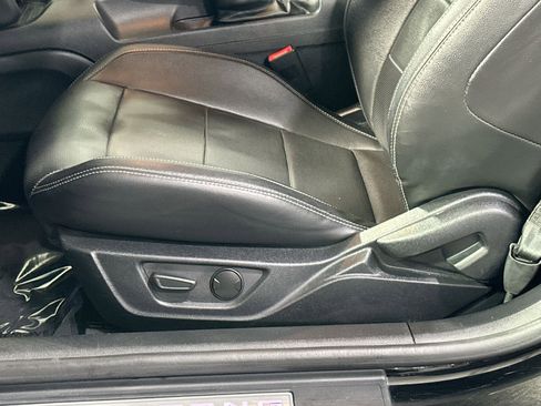 Used 2022 Ford Mustang Premium image 14