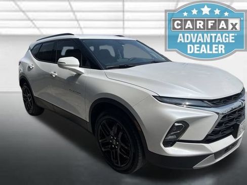 Used 2024 Chevrolet Blazer LT w/ Sound & Technology Package FWD image 2