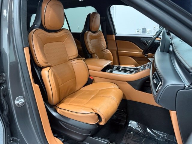 Used 2023 Lincoln Aviator Black Label AWD/4WD image 42