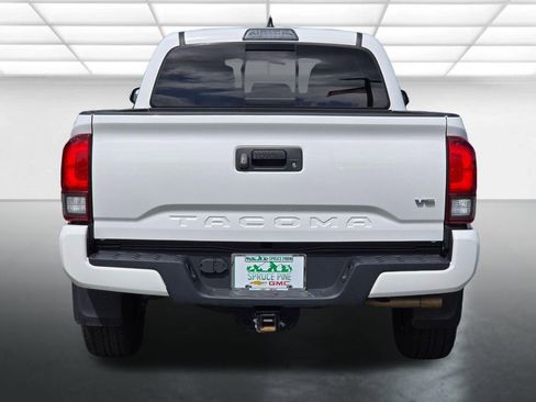Used 2019 Toyota Tacoma TRD Sport AWD/4WD image 15