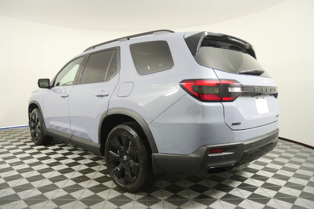 Used 2026 Honda Pilot Black Edition image 6