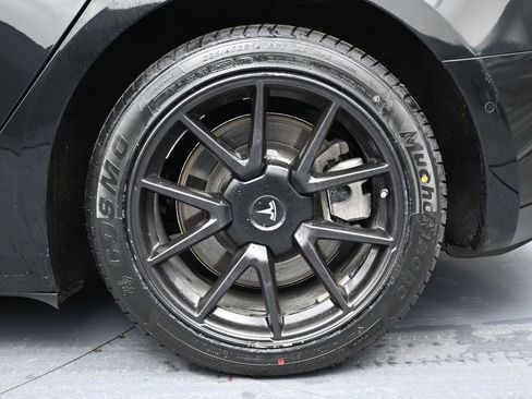 Used 2021 Tesla Model 3 Standard Range Plus image 11