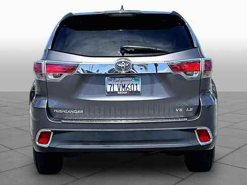 Used 2015 Toyota Highlander Plus FWD image 4