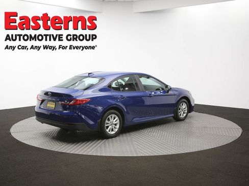 Used 2025 Toyota Camry LE w/ Convenience Package image 39