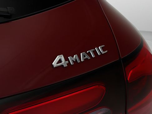 Used 2025 Mercedes-Benz GLC 350e 4MATIC image 20