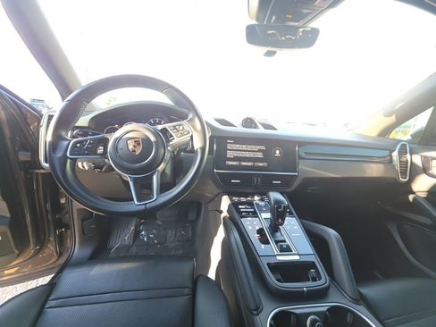 Used 2023 Porsche Cayenne Platinum Edition image 14