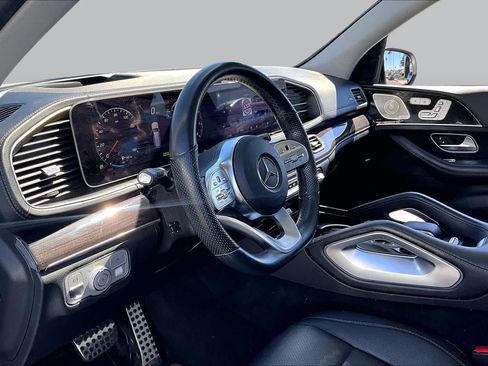 Used 2022 Mercedes-Benz GLS 450 4MATIC image 17