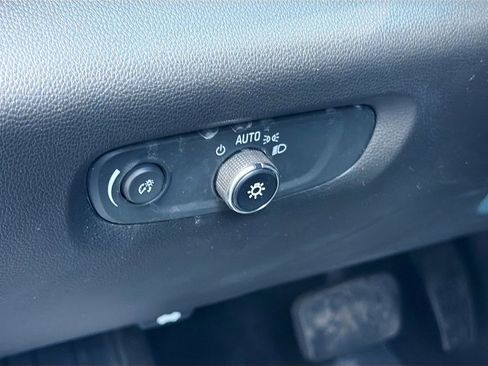 Used 2023 Chevrolet Traverse Premier w/ Redline Edition image 10