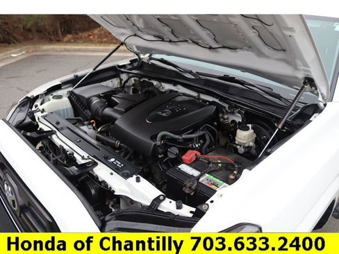 Used 2017 Toyota Tacoma SR w/ Tow Package image 30