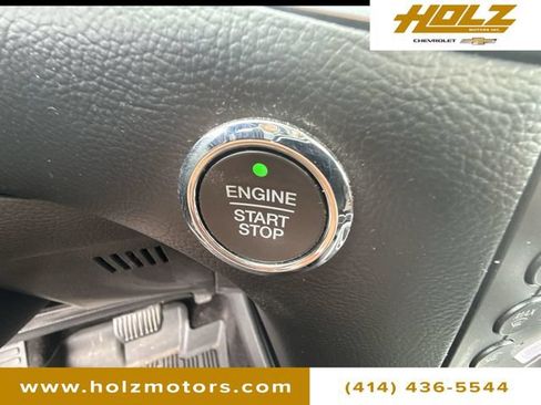 Used 2018 Ford Edge Titanium w/ Equipment Group 301A AWD/4WD image 18