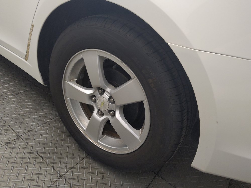 Used 2015 Chevrolet Cruze LT FWD image 31