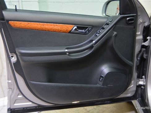 Used 2009 Mercedes-Benz R 320 BlueTEC 4MATIC image 7