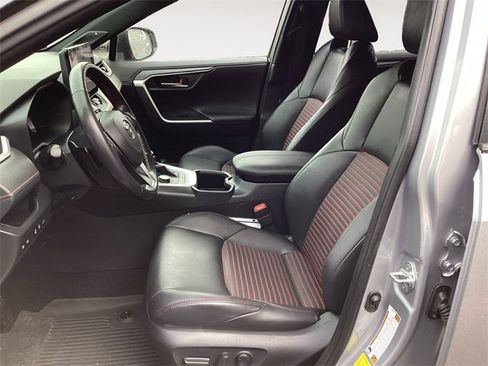 Used 2024 Toyota RAV4 XSE image 9