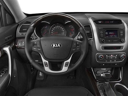 Used 2014 Kia Sorento LX AWD/4WD image 2