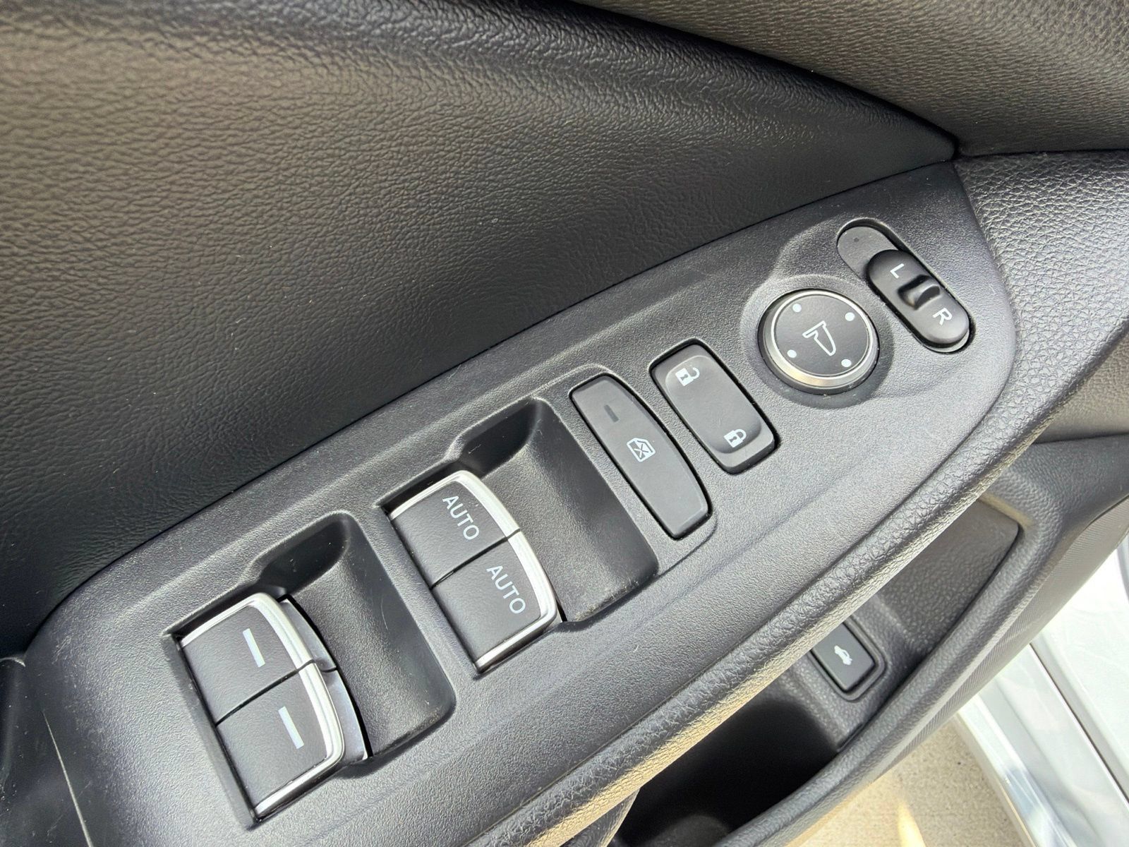 Used 2021 Honda Accord Sport image 14