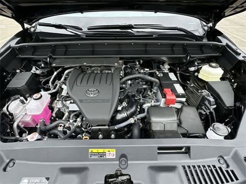 New 2024 Toyota Highlander XLE image 28