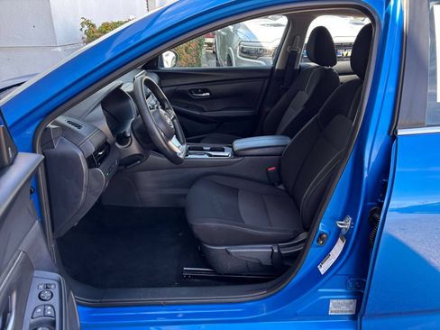 Used 2025 Nissan Sentra SV FWD image 21