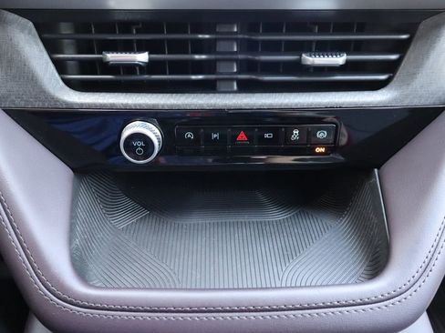 Used 2026 Ford Explorer Platinum AWD/4WD image 9