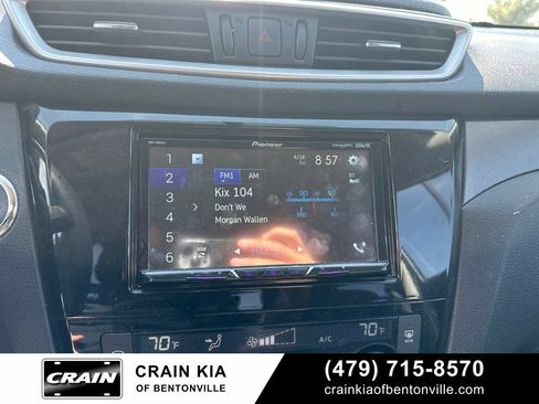 Used 2016 Nissan Rogue SV AWD/4WD image 23