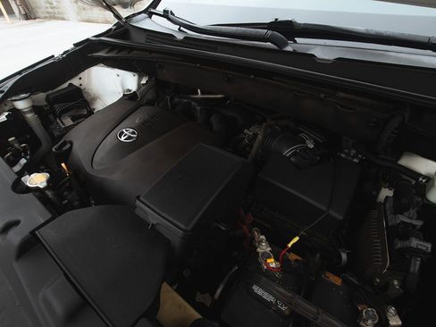 Used 2017 Toyota Highlander XLE image 36