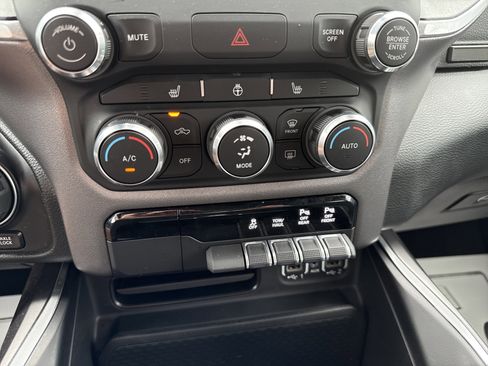 Used 2023 RAM 1500 Big Horn AWD/4WD image 25