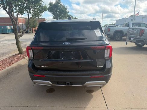 Used 2025 Ford Explorer Platinum AWD/4WD image 8