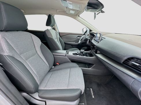 Used 2022 Nissan Rogue SV FWD image 19
