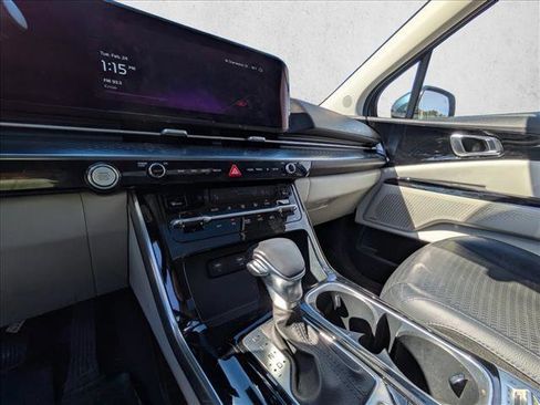 Used 2022 Kia Carnival SX Prestige image 12