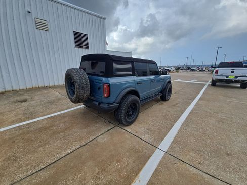 Used 2022 Ford Bronco Badlands image 8