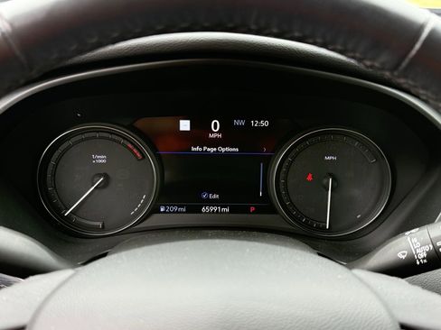 Used 2020 Cadillac XT4 Premium Luxury w/ Technology Package image 27