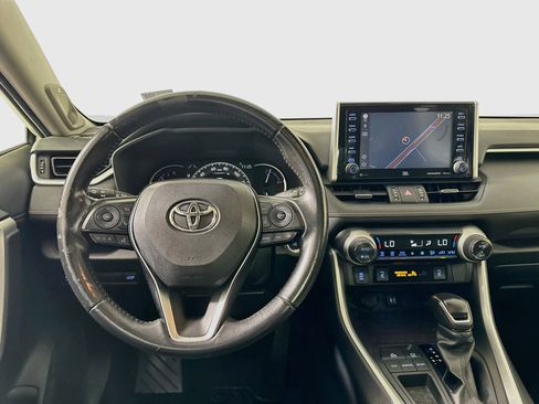 Used 2019 Toyota RAV4 Limited FWD image 17