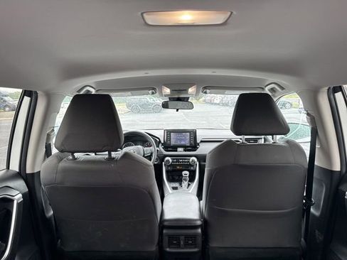 Used 2022 Toyota RAV4 XLE AWD/4WD image 11