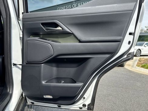 Used 2024 Lexus GX 550 AWD/4WD image 16