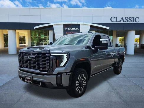 Used 2024 GMC Sierra 2500 Denali Ultimate w/ Max Trailering Package AWD/4WD image 3