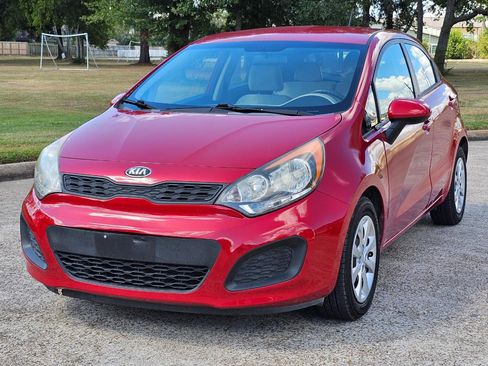 Used 2013 Kia Rio LX image 2